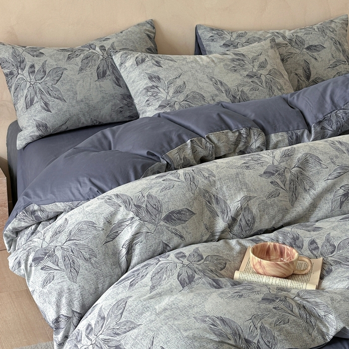 91家纺网 家纺一手货源 找家纺 言一 2025新款A类100支陶瓷轻磨毛新疆长绒棉纯棉全棉提花四件套 树叶深深-蓝