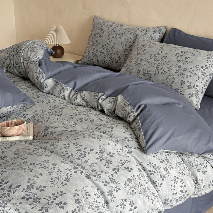 91家纺网 家纺一手货源 找家纺 言一 2025新款A类100支陶瓷轻磨毛新疆长绒棉纯棉全棉提花四件套 花影摇枝-蓝