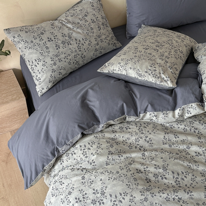 91家纺网 家纺一手货源 找家纺 言一 2025新款A类100支陶瓷轻磨毛新疆长绒棉纯棉全棉提花四件套 花影摇枝-蓝