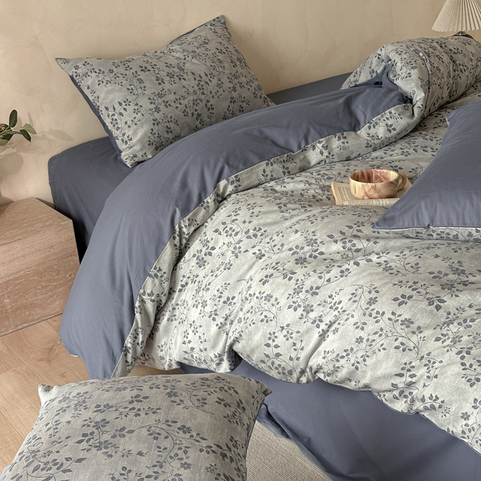 91家纺网 家纺一手货源 找家纺 言一 2025新款A类100支陶瓷轻磨毛新疆长绒棉纯棉全棉提花四件套 花影摇枝-蓝