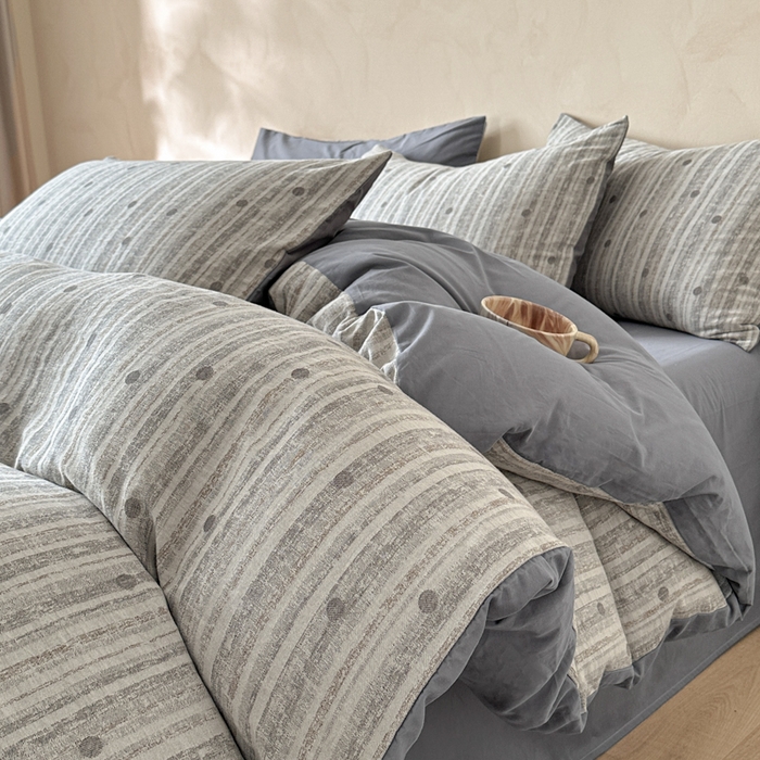 91家纺网 家纺一手货源 找家纺 言一 2025新款A类100支陶瓷轻磨毛新疆长绒棉纯棉全棉提花四件套 海盐波点-灰蓝