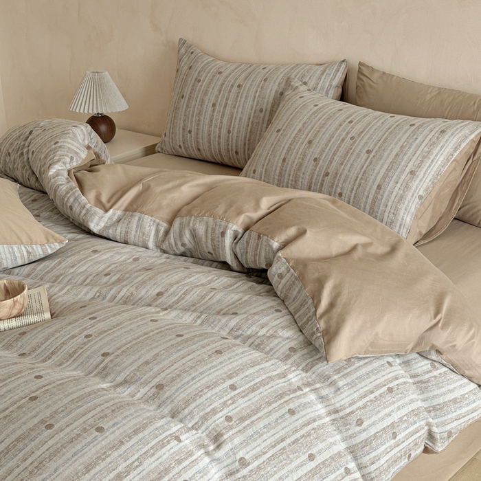 91家纺网 家纺一手货源 找家纺 言一 2025新款A类100支陶瓷轻磨毛新疆长绒棉纯棉全棉提花四件套 海盐波点-浅咖