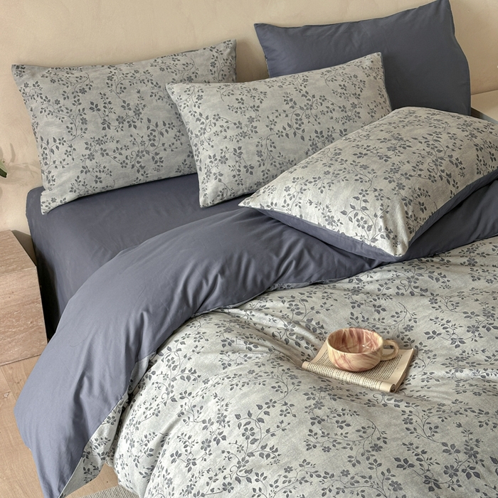 91家纺网 家纺一手货源 找家纺 言一 2025新款A类100支陶瓷轻磨毛新疆长绒棉纯棉全棉提花四件套 花影摇枝-蓝