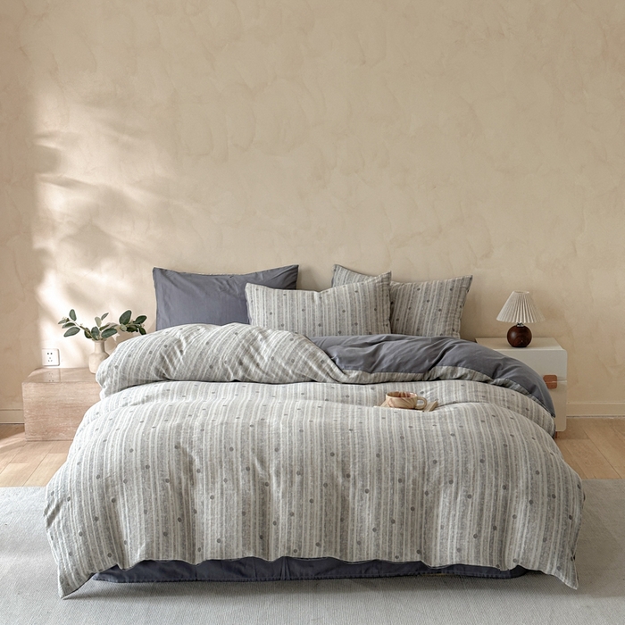 91家纺网 家纺一手货源 找家纺 言一 2025新款A类100支陶瓷轻磨毛新疆长绒棉纯棉全棉提花四件套 海盐波点-灰蓝