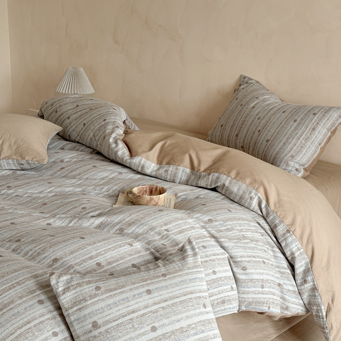 91家纺网 家纺一手货源 找家纺 言一 2025新款A类100支陶瓷轻磨毛新疆长绒棉纯棉全棉提花四件套 海盐波点-浅咖