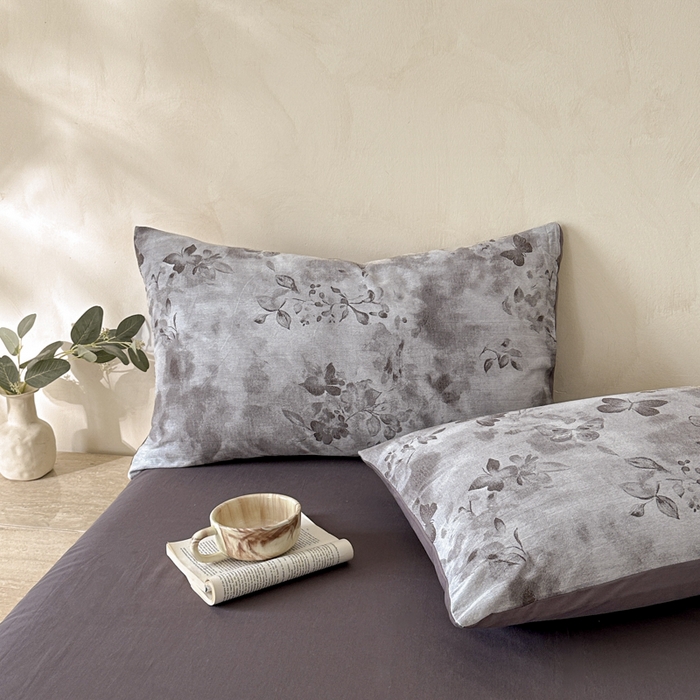 91家纺网 家纺一手货源 找家纺 言一 2025新款A类100支陶瓷轻磨毛新疆长绒棉纯棉全棉提花四件套 墨雨共间-咖