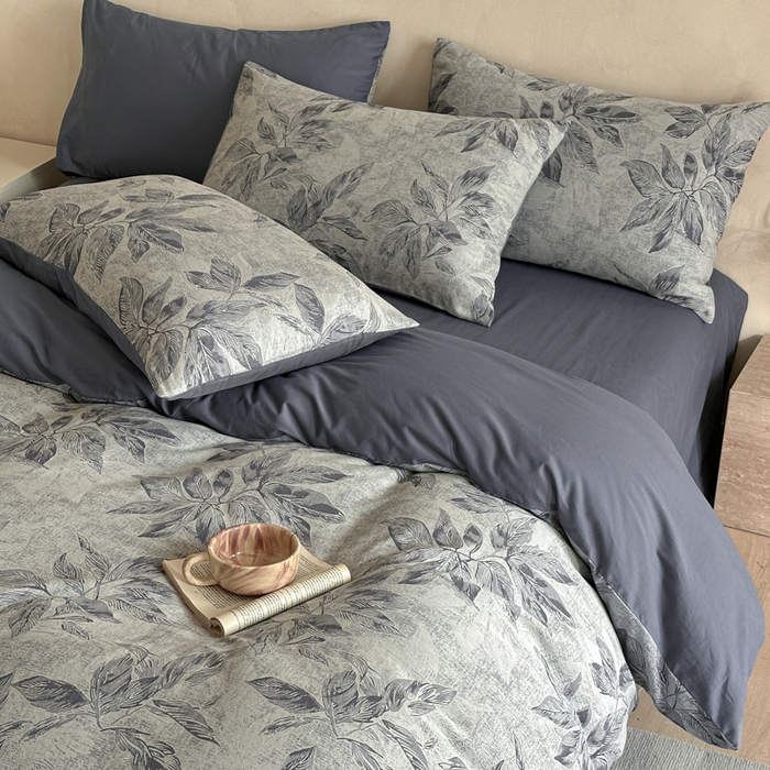 91家纺网 家纺一手货源 找家纺 言一 2025新款A类100支陶瓷轻磨毛新疆长绒棉纯棉全棉提花四件套 树叶深深-蓝