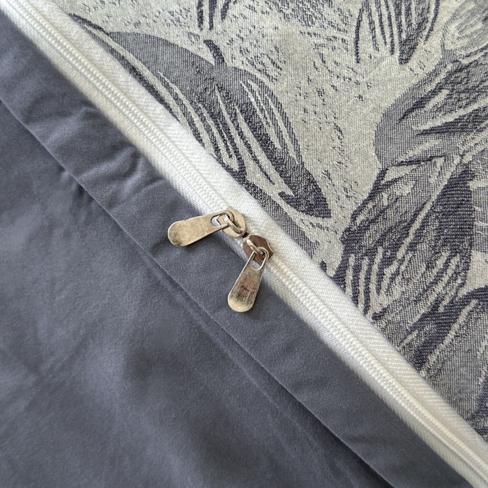 91家纺网 家纺一手货源 找家纺 言一 2025新款A类100支陶瓷轻磨毛新疆长绒棉纯棉全棉提花四件套 树叶深深-蓝