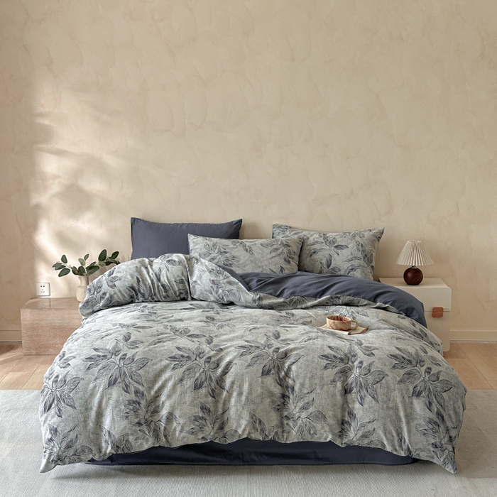 91家纺网 家纺一手货源 找家纺 言一 2025新款A类100支陶瓷轻磨毛新疆长绒棉纯棉全棉提花四件套 树叶深深-蓝