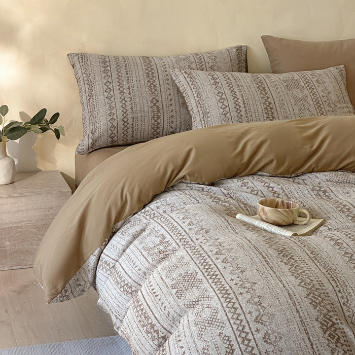 91家纺网 家纺一手货源 找家纺 言一 2025新款A类100支陶瓷轻磨毛新疆长绒棉纯棉全棉提花四件套 南阳假日-咖