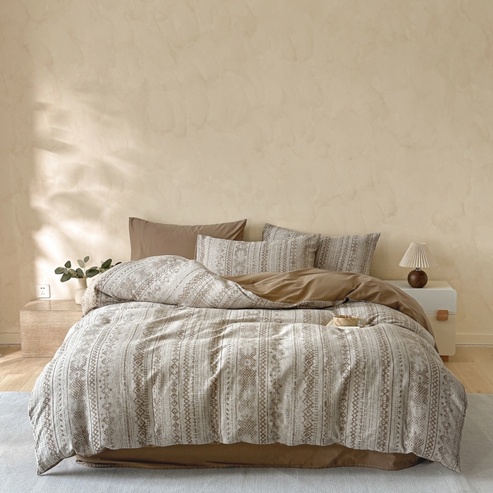 91家纺网 家纺一手货源 找家纺 言一 2025新款A类100支陶瓷轻磨毛新疆长绒棉纯棉全棉提花四件套 南阳假日-咖