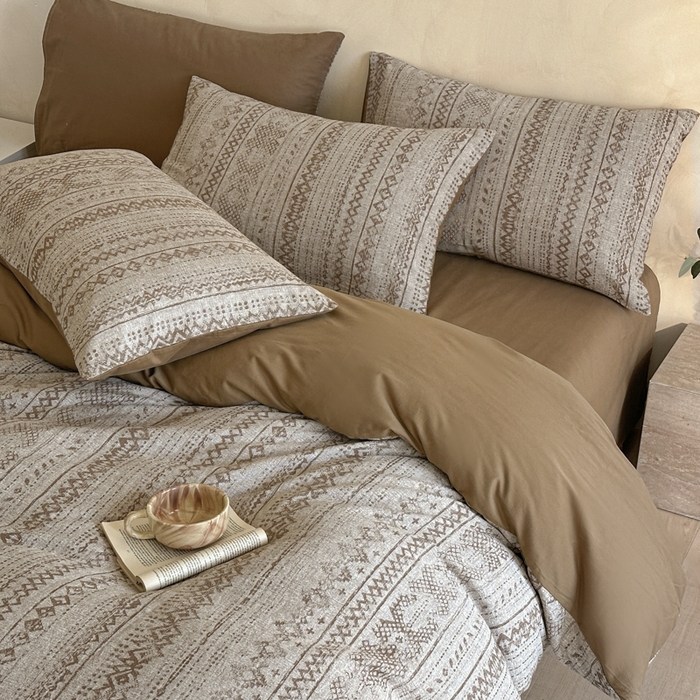 91家纺网 家纺一手货源 找家纺 言一 2025新款A类100支陶瓷轻磨毛新疆长绒棉纯棉全棉提花四件套 南阳假日-咖