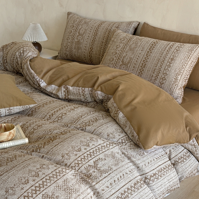 91家纺网 家纺一手货源 找家纺 言一 2025新款A类100支陶瓷轻磨毛新疆长绒棉纯棉全棉提花四件套 南阳假日-咖