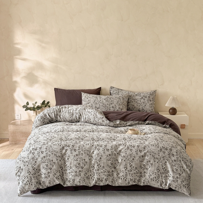 91家纺网 家纺一手货源 找家纺 言一 2025新款A类100支陶瓷轻磨毛新疆长绒棉纯棉全棉提花四件套 花影摇枝-咖