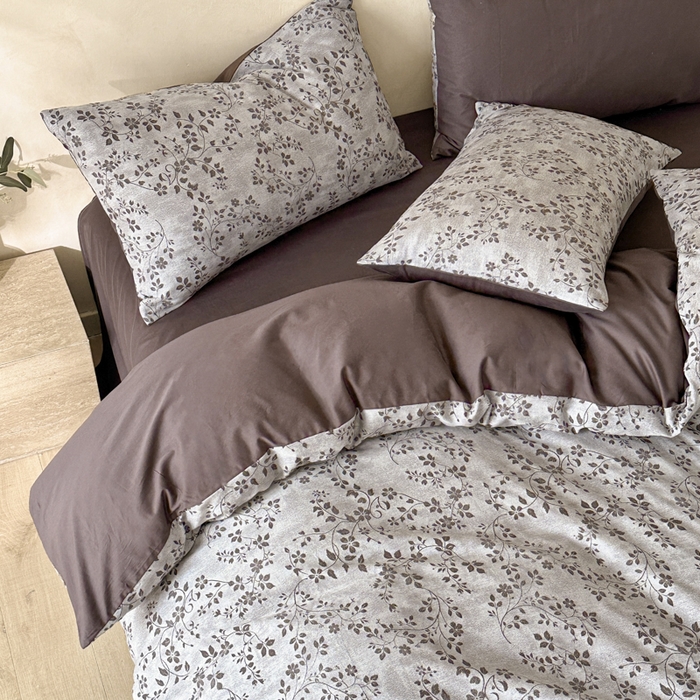 91家纺网 家纺一手货源 找家纺 言一 2025新款A类100支陶瓷轻磨毛新疆长绒棉纯棉全棉提花四件套 花影摇枝-咖