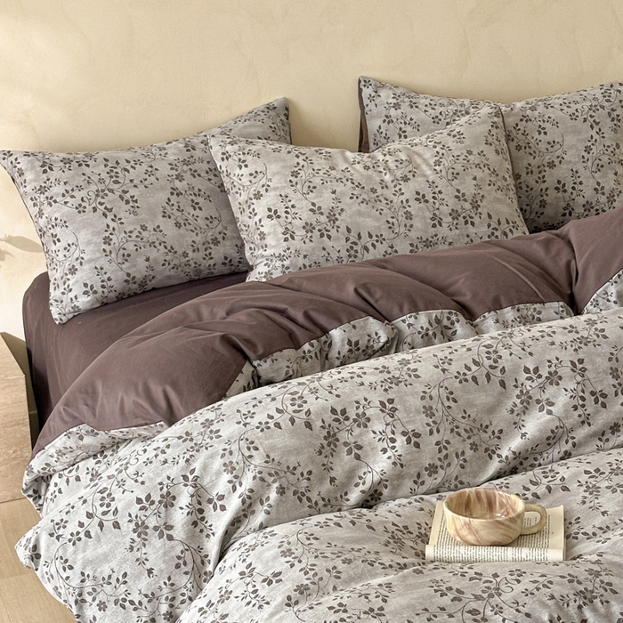 91家纺网 家纺一手货源 找家纺 言一 2025新款A类100支陶瓷轻磨毛新疆长绒棉纯棉全棉提花四件套 花影摇枝-咖