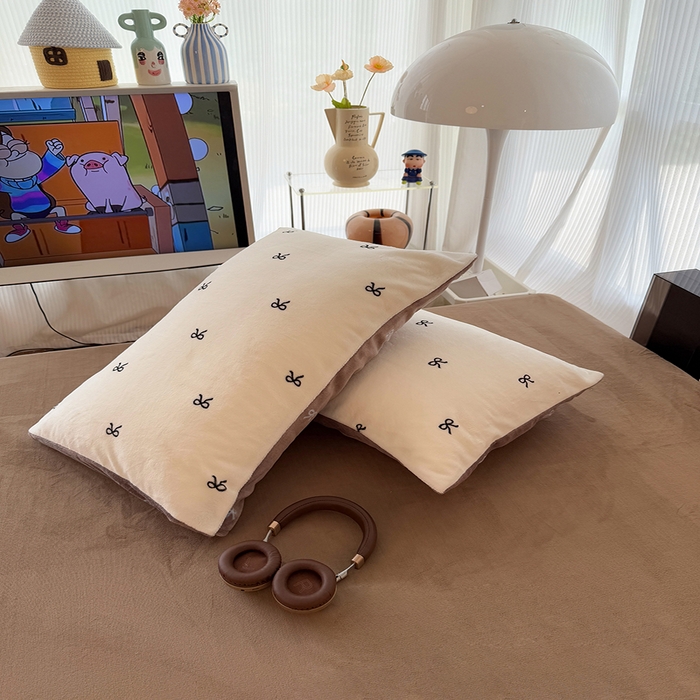 91家纺网 家纺一手货源 找家纺 HL原创 2025新款牛奶绒四件套 可可蝴蝶结