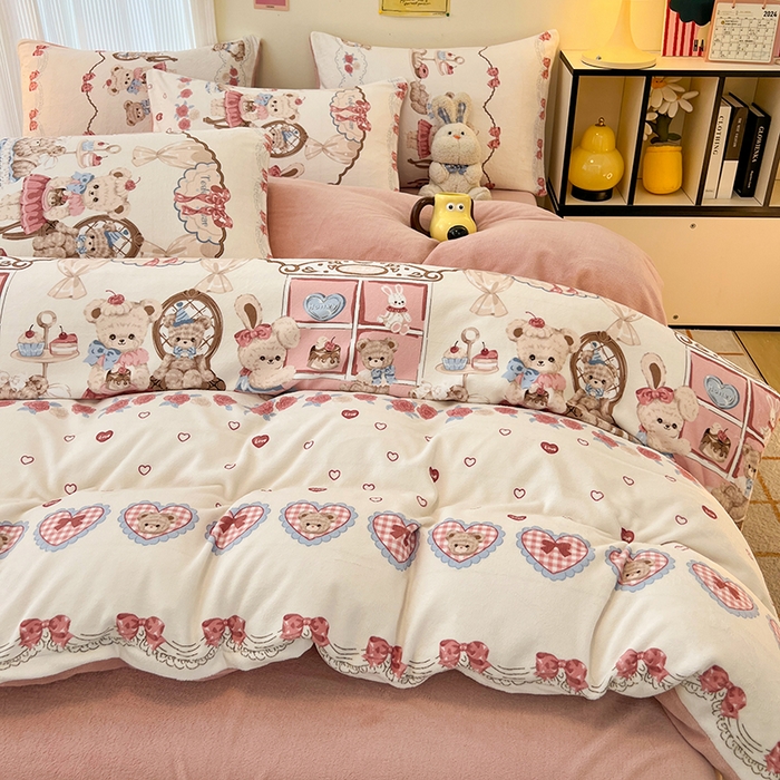 91家纺网 家纺一手货源 找家纺 HL原创 2025新款牛奶绒四件套 萝莉小熊