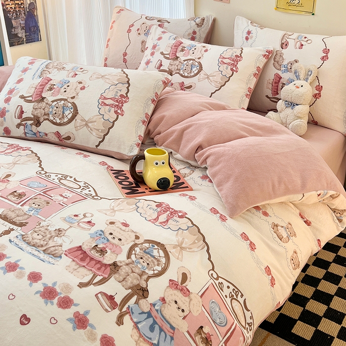 91家纺网 家纺一手货源 找家纺 HL原创 2025新款牛奶绒四件套 萝莉小熊