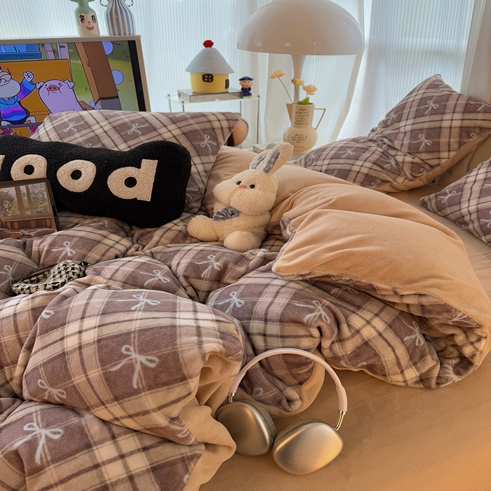 91家纺网 家纺一手货源 找家纺 HL原创 2025新款牛奶绒四件套 美拉德格子