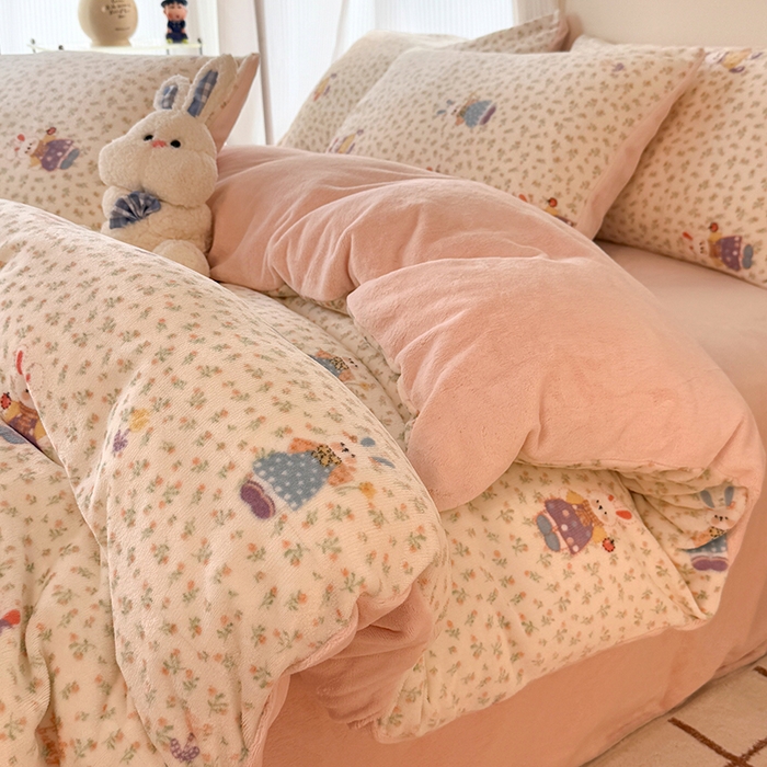 91家纺网 家纺一手货源 找家纺 HL原创 2025新款牛奶绒四件套 甜心小兔