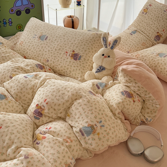 91家纺网 家纺一手货源 找家纺 HL原创 2025新款牛奶绒四件套 甜心小兔