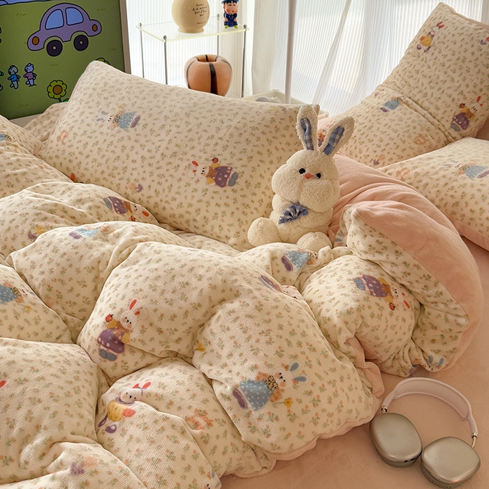 91家纺网 家纺一手货源 找家纺 HL原创 2025新款牛奶绒四件套 甜心小兔