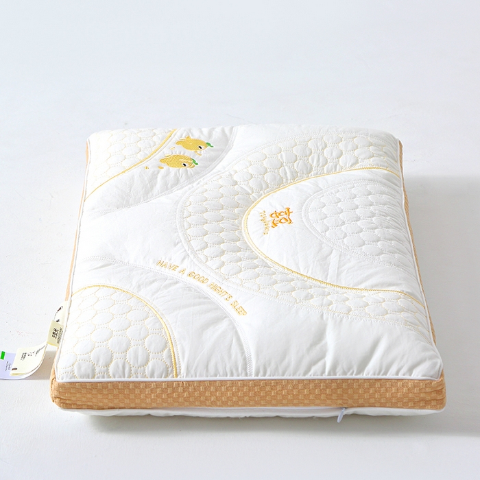 91家纺网 家纺一手货源 找家纺 （总）糖果枕芯 2025新款儿童枕芯分区护颈学生枕头全棉枕芯