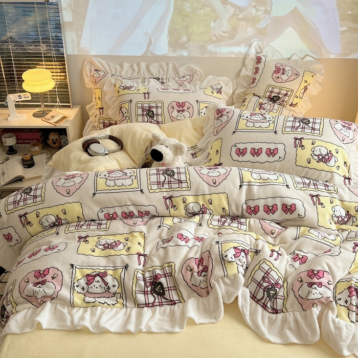 91家纺网 家纺一手货源 找家纺 六巷胡同 2025新款韩版INS卡通花边款A类牛奶绒四件套 花边卡哇伊狗狗