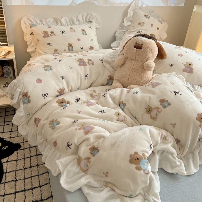 六巷胡同 2025新款韩版INS卡通花边款A类牛奶绒四件套 花边南瓜抱抱熊