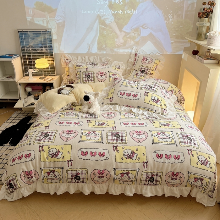 91家纺网 家纺一手货源 找家纺 六巷胡同 2025新款韩版INS卡通花边款A类牛奶绒四件套 花边卡哇伊狗狗