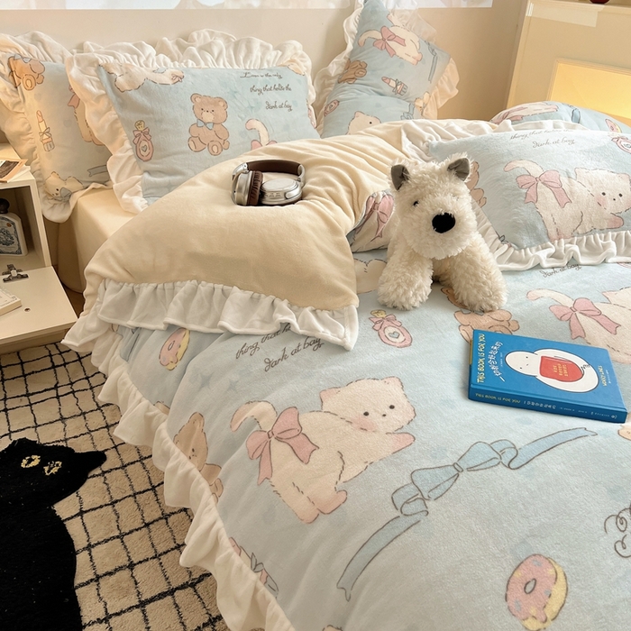 91家纺网 家纺一手货源 找家纺 六巷胡同 2025新款韩版INS卡通花边款A类牛奶绒四件套 花边元气猫咪酱