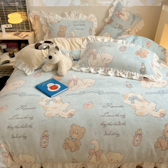 91家纺网 家纺一手货源 找家纺 六巷胡同 2025新款韩版INS卡通花边款A类牛奶绒四件套 花边元气猫咪酱