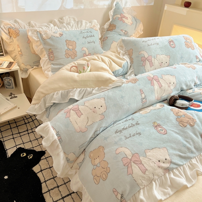 91家纺网 家纺一手货源 找家纺 六巷胡同 2025新款韩版INS卡通花边款A类牛奶绒四件套 花边元气猫咪酱