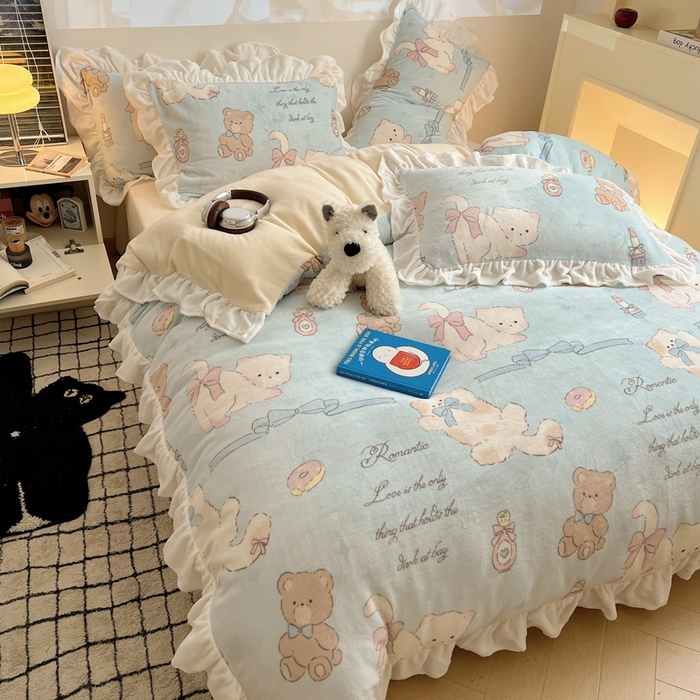 91家纺网 家纺一手货源 找家纺 六巷胡同 2025新款韩版INS卡通花边款A类牛奶绒四件套 花边元气猫咪酱