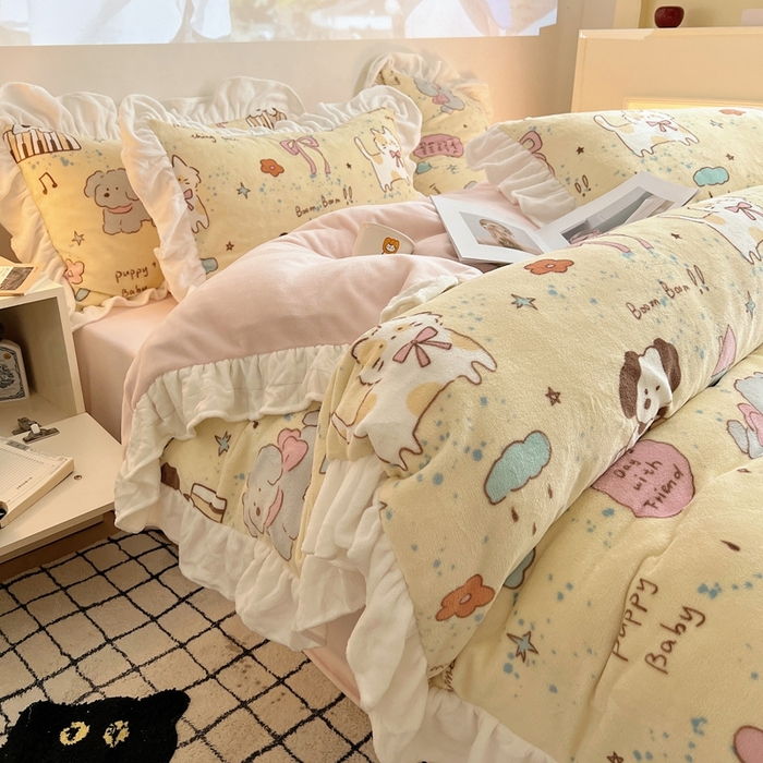 91家纺网 家纺一手货源 找家纺 六巷胡同 2025新款韩版INS卡通花边款A类牛奶绒四件套 花边动物聚会趴