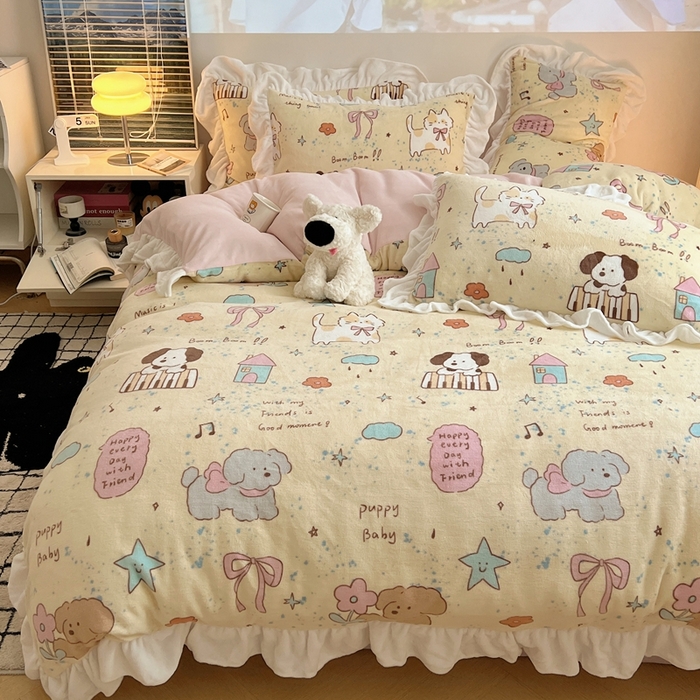 91家纺网 家纺一手货源 找家纺 六巷胡同 2025新款韩版INS卡通花边款A类牛奶绒四件套 花边动物聚会趴