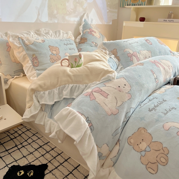 91家纺网 家纺一手货源 找家纺 六巷胡同 2025新款韩版INS卡通花边款A类牛奶绒四件套 花边元气猫咪酱