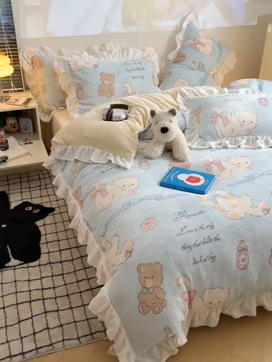 91家纺网 家纺一手货源 找家纺 六巷胡同 2025新款韩版INS卡通花边款A类牛奶绒四件套 花边元气猫咪酱