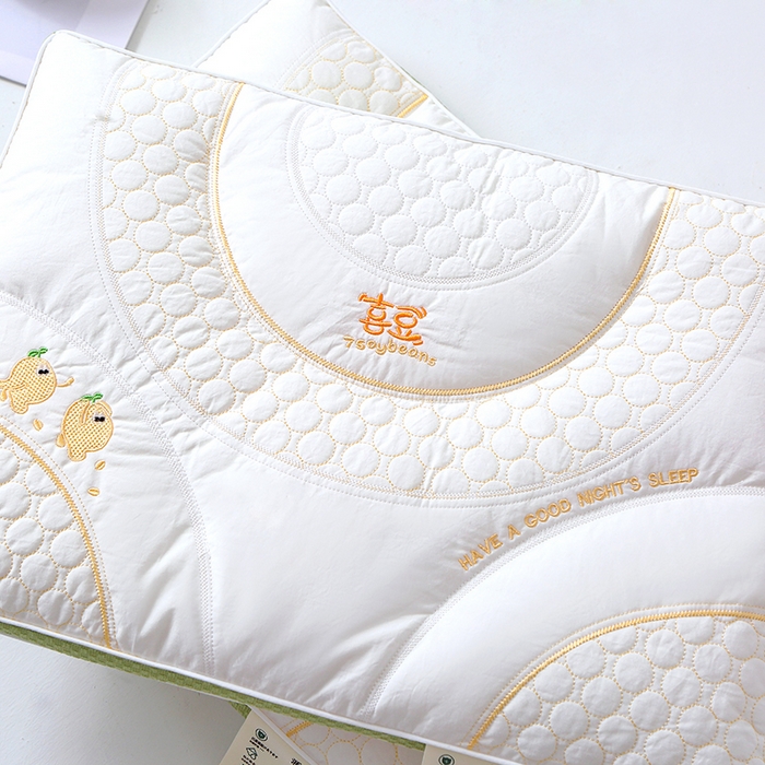 91家纺网 家纺一手货源 找家纺 糖果枕芯 2025新款儿童枕芯分区护颈学生枕头全棉枕芯 喜豆绿色边