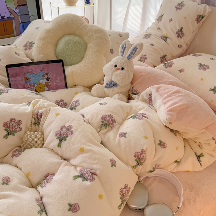 91家纺网 家纺一手货源 找家纺 HL原创 2025新款牛奶绒四件套 幸运花