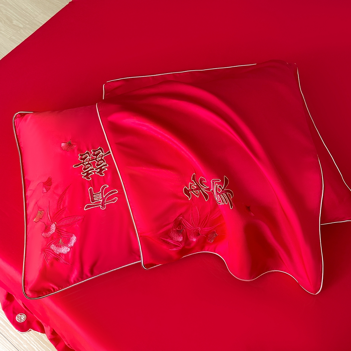 91家纺网 家纺一手货源 找家纺 玉雅家纺 2025新款丝缎亮面刺绣婚庆四件套 新婚喜乐