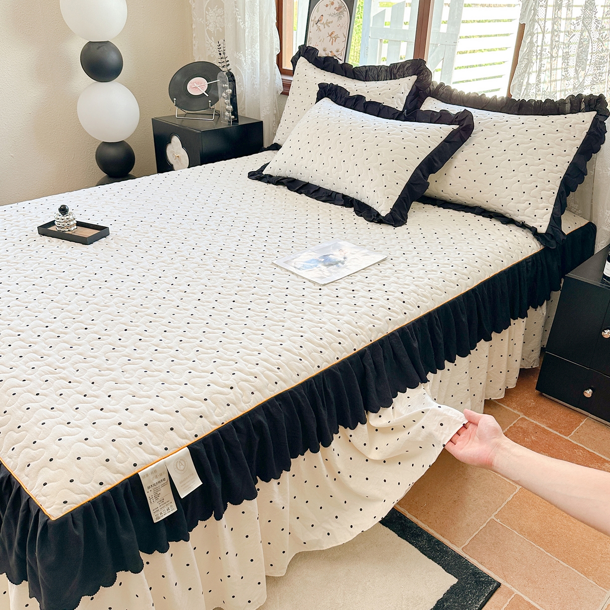 91家纺网 家纺一手货源 找家纺 笠裙家纺 2025新款水洗棉荷叶花边法式赫本风夹棉加厚床裙单床裙床裙单件 夹棉-波点