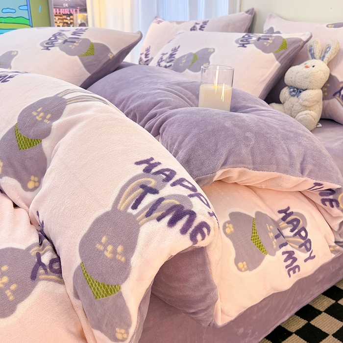 91家纺网 家纺一手货源 找家纺 HL原创 2025新款牛奶绒四件套 紫韵兔兔