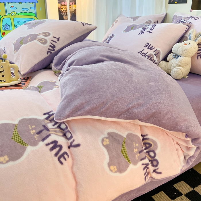 91家纺网 家纺一手货源 找家纺 HL原创 2025新款牛奶绒四件套 紫韵兔兔