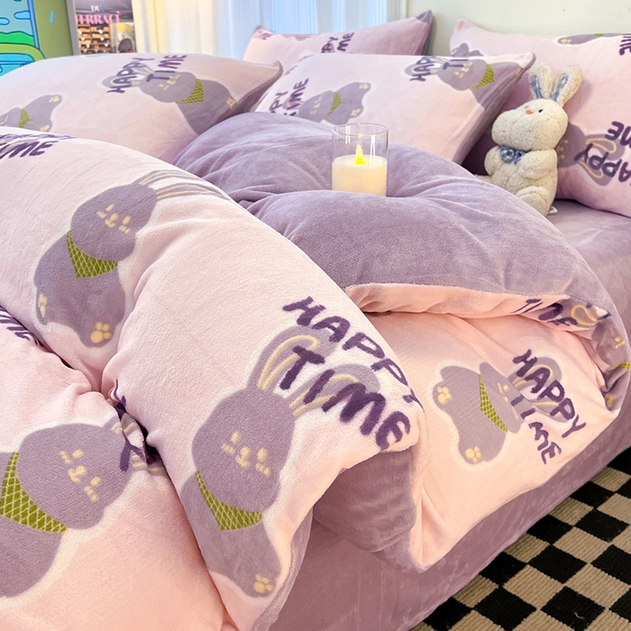 91家纺网 家纺一手货源 找家纺 HL原创 2025新款牛奶绒四件套 紫韵兔兔