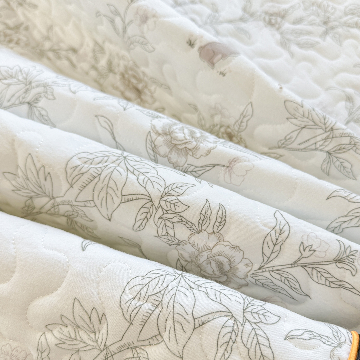 91家纺网 家纺一手货源 找家纺 笠裙家纺 2025新款水洗棉荷叶花边法式赫本风夹棉加厚床裙单床裙床裙单件 夹棉-花恋