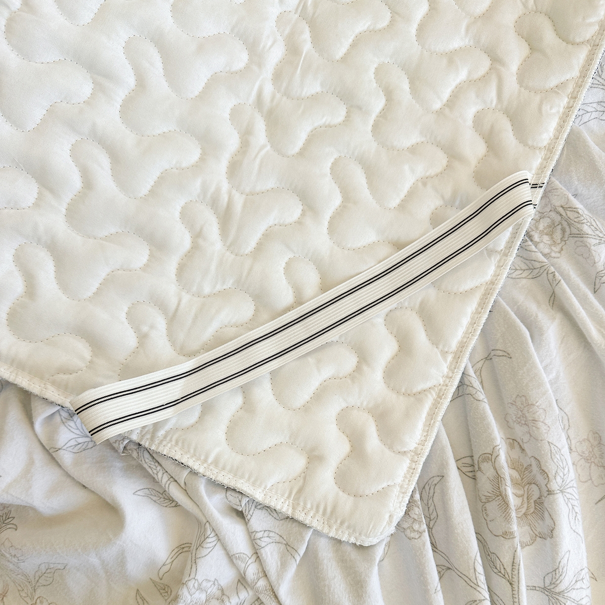 91家纺网 家纺一手货源 找家纺 笠裙家纺 2025新款水洗棉荷叶花边法式赫本风夹棉加厚床裙单床裙床裙单件 夹棉-花恋