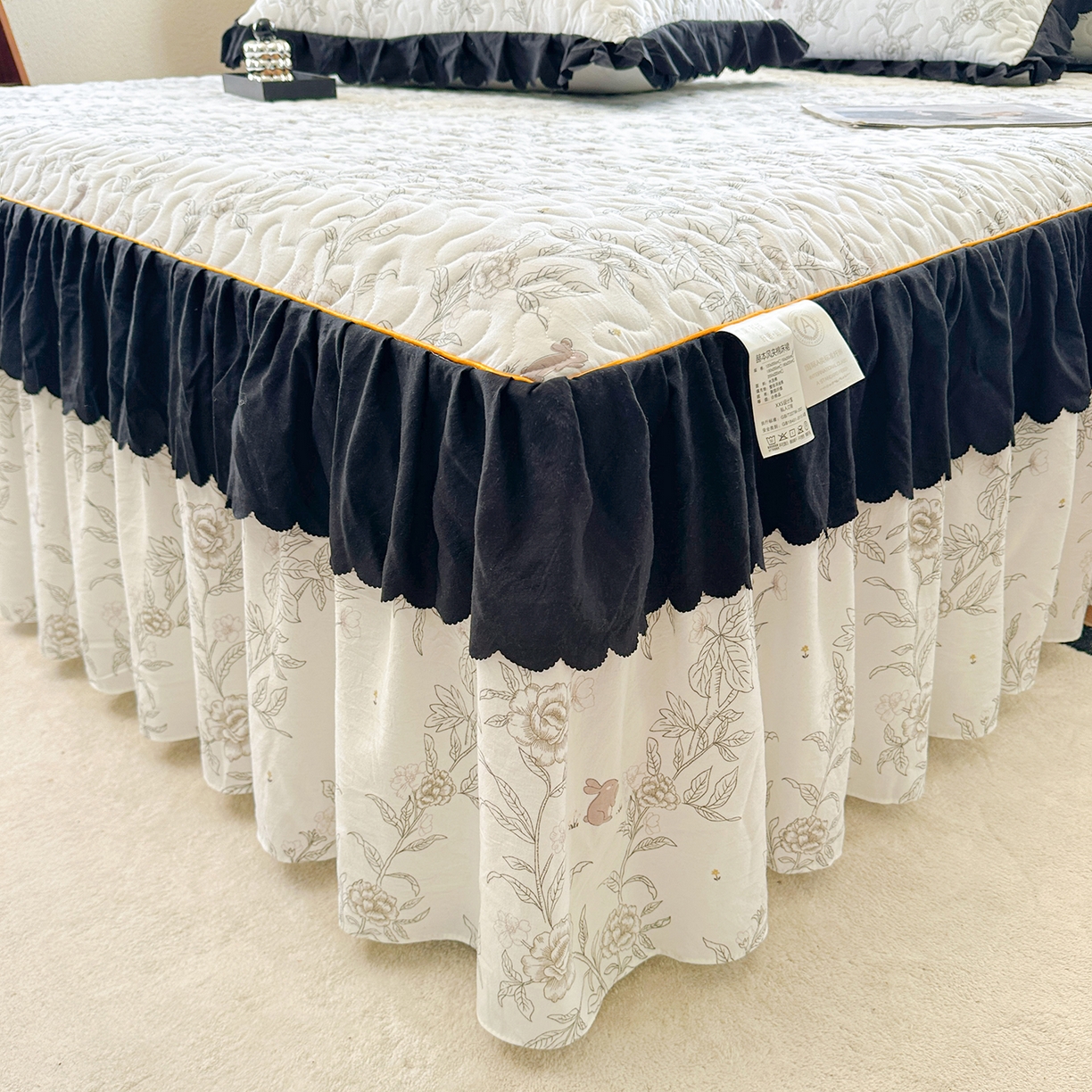 91家纺网 家纺一手货源 找家纺 笠裙家纺 2025新款水洗棉荷叶花边法式赫本风夹棉加厚床裙单床裙床裙单件 夹棉-花恋