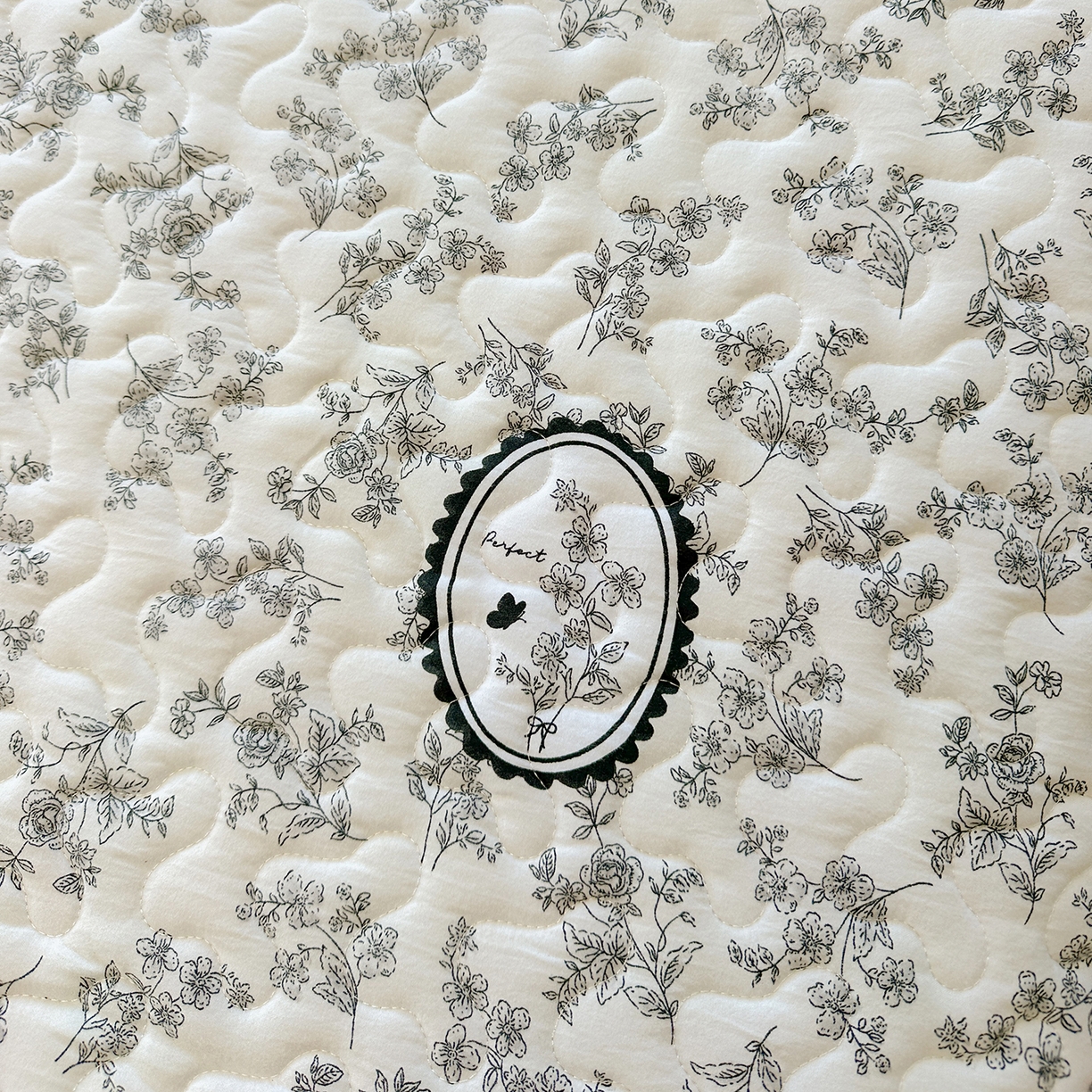 91家纺网 家纺一手货源 找家纺 笠裙家纺 2025新款水洗棉荷叶花边法式赫本风夹棉加厚床裙单床裙床裙单件 夹棉-花香